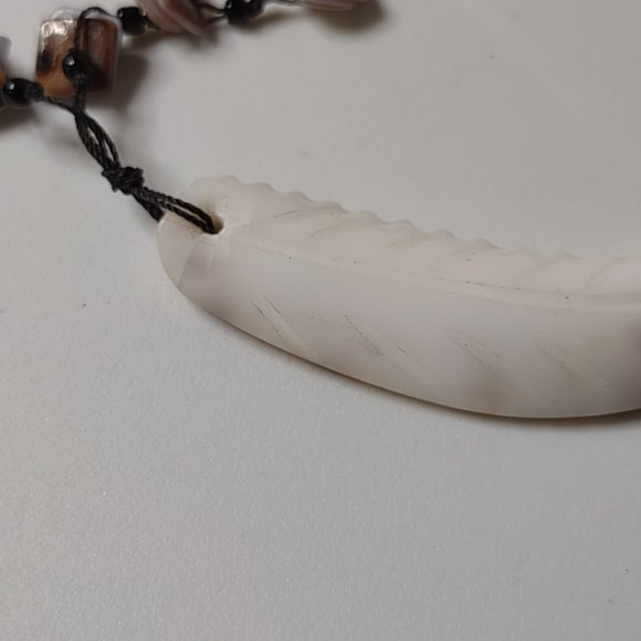 Very Cool Shell And String Necklace 21 Inches Long - Picture 6 of 15
